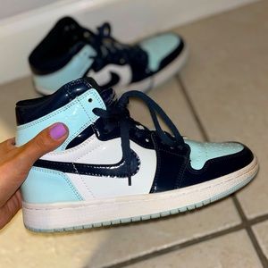 Hi beautiful Nike shoe Size 8 for women